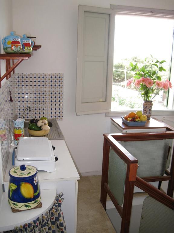 ファヴィニャーナ Casale Due Palmeヴィラ 部屋 写真