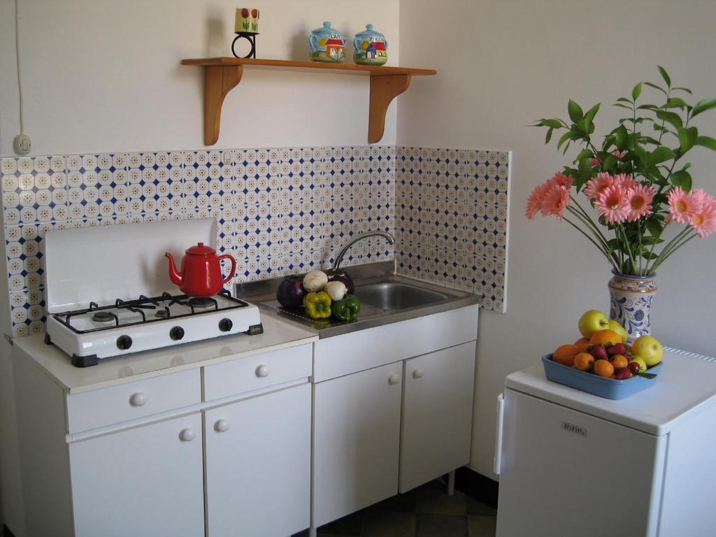 ファヴィニャーナ Casale Due Palmeヴィラ 部屋 写真