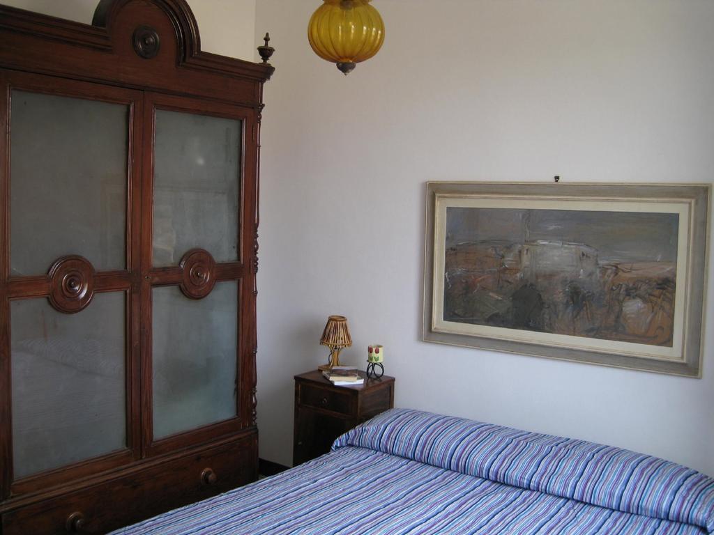 ファヴィニャーナ Casale Due Palmeヴィラ 部屋 写真