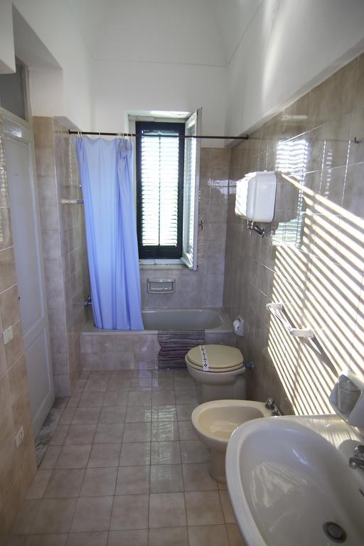 ファヴィニャーナ Casale Due Palmeヴィラ 部屋 写真